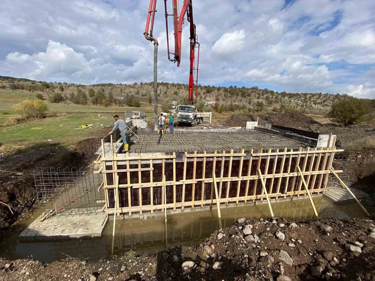 Bolu İl Özel İdaresi 6 noktada sel riski taşıyan menfez köprülerini yeniliyor