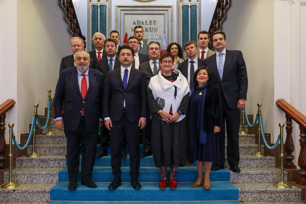 AKPM Başkanı Bayr, Adalet Bakanlığında Bakan Yardımcısı Ceyhan ile görüştü