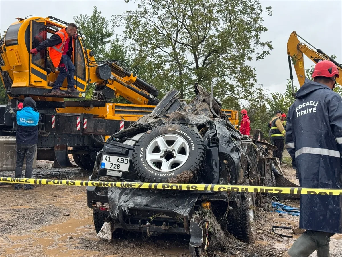 Kocaeli'de kayıp ihbarı yapılan kişi için arama çalışmaları ikinci gününde sürüyor