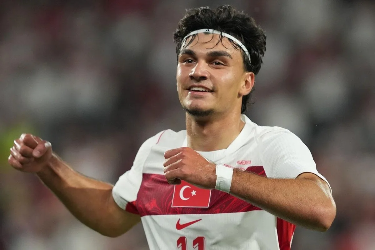 Can Uzun'a şok! Kendi teknik direktörü canlı yayında gözünün yaşına bakmadı