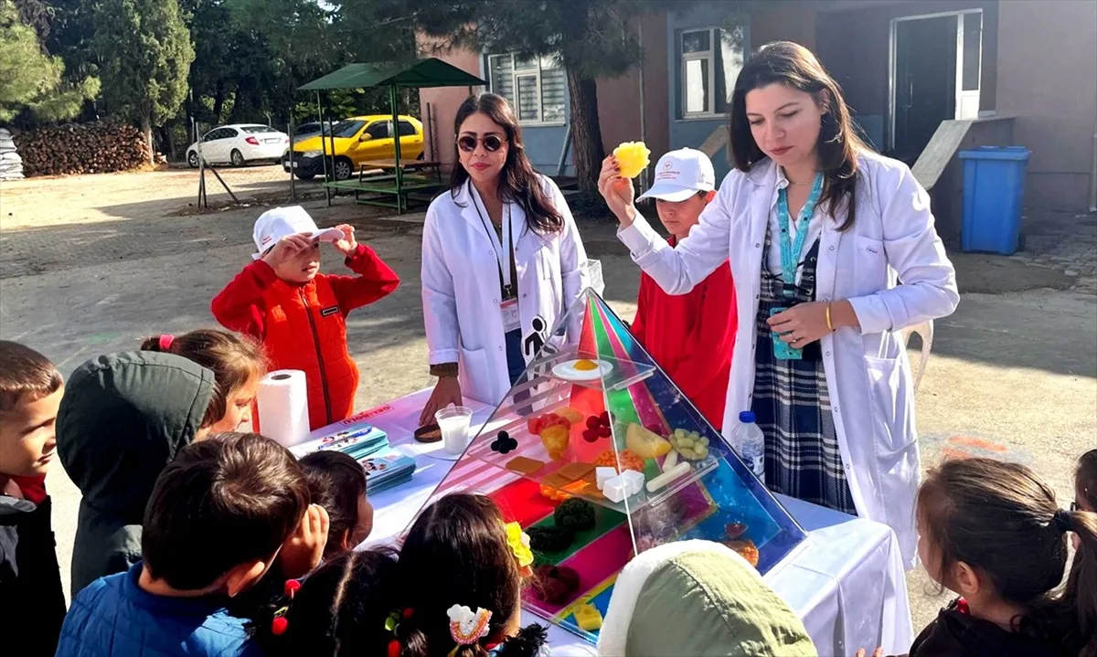 Gelibolu'da Evreşe İlkokulu'nda 68 öğrenciye sağlıklı yaşam eğitimi verildi