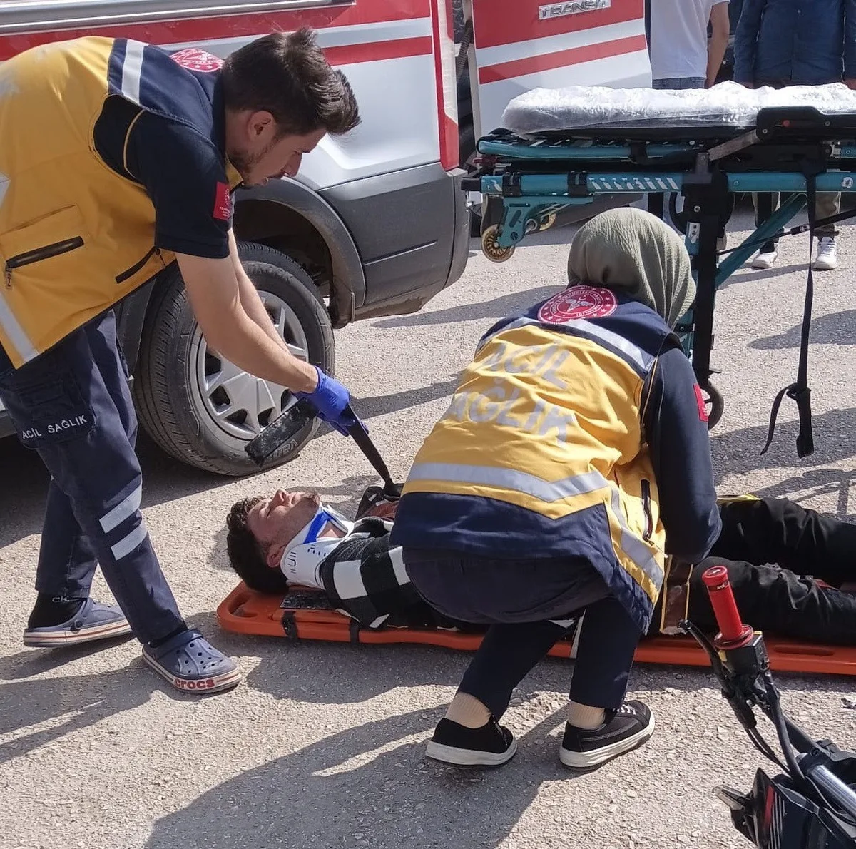 Adıyaman Gölbaşı'nda iki otomobilin karıştığı kazada 1 kişi yaralandı.