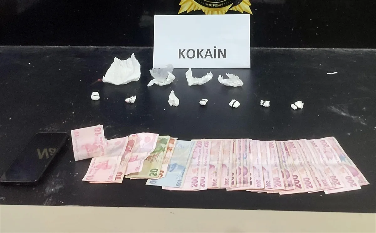 Mersin'de sokak satıcılarına yönelik operasyonda 3 şüpheli tutuklandı