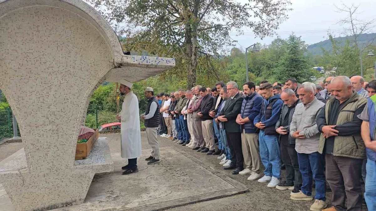 Ordu Korgan'da oğlunun ardından öldürülen 62 yaşındaki kadın toprağa verildi