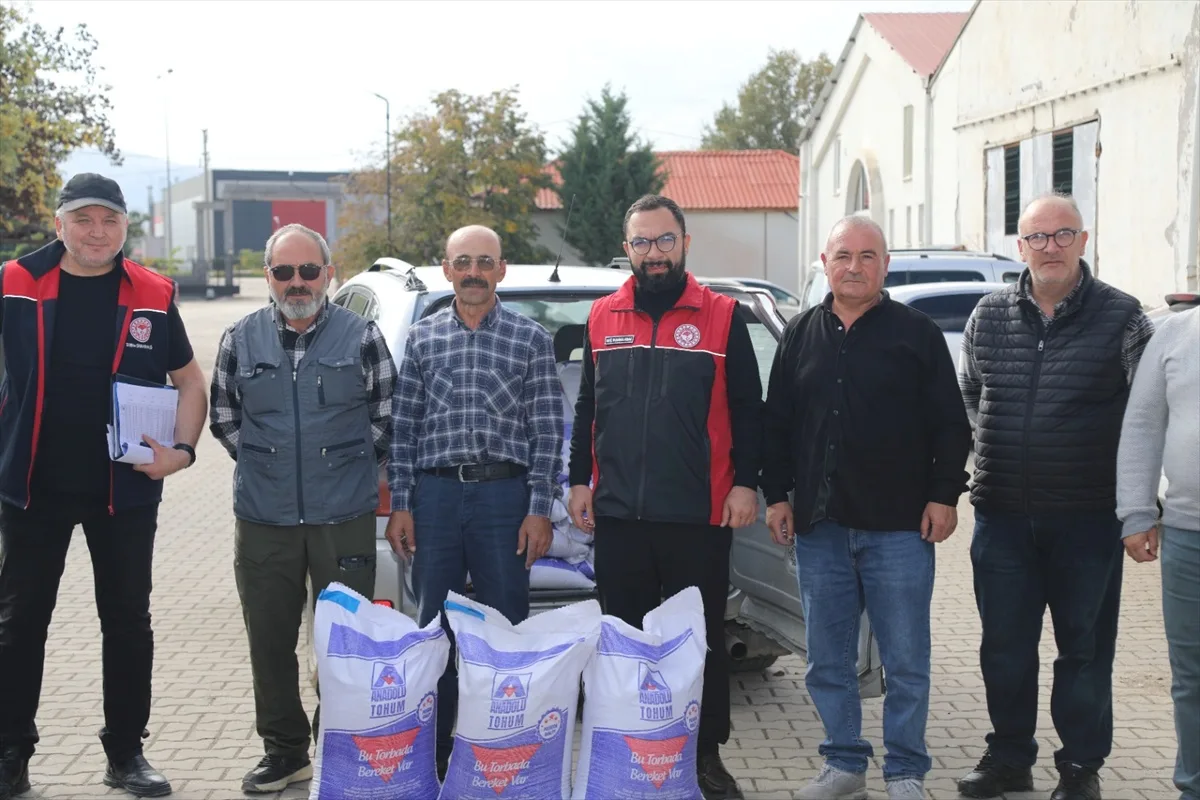 Kırıkkale'de 27 üreticiye 9 bin 650 kilogram yeşil mercimek tohumu dağıtıldı