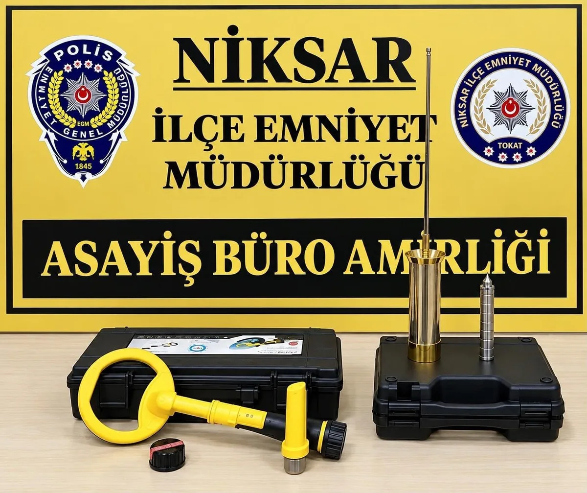 Tokat Niksar'da ormanda dedektörle kaçak define arayan 3 kişi suçüstü yakalandı