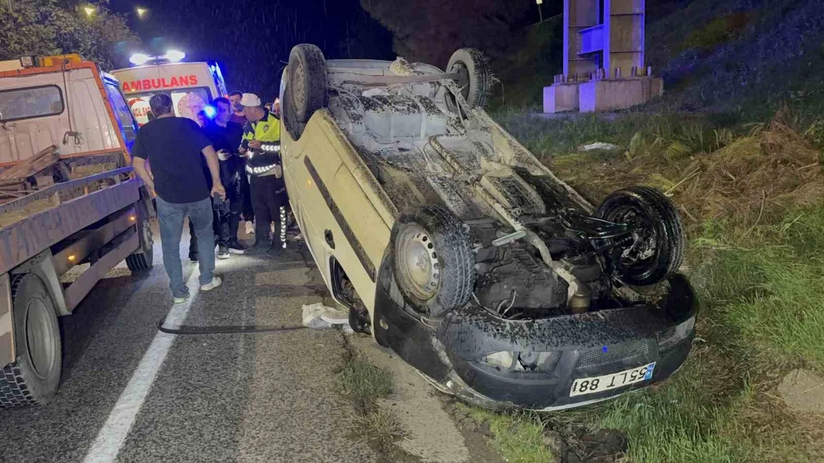 Samsun Canik'te hafif ticari araç yaklaşık 30 metre aşağıya düştü, 1 kişi yaralandı