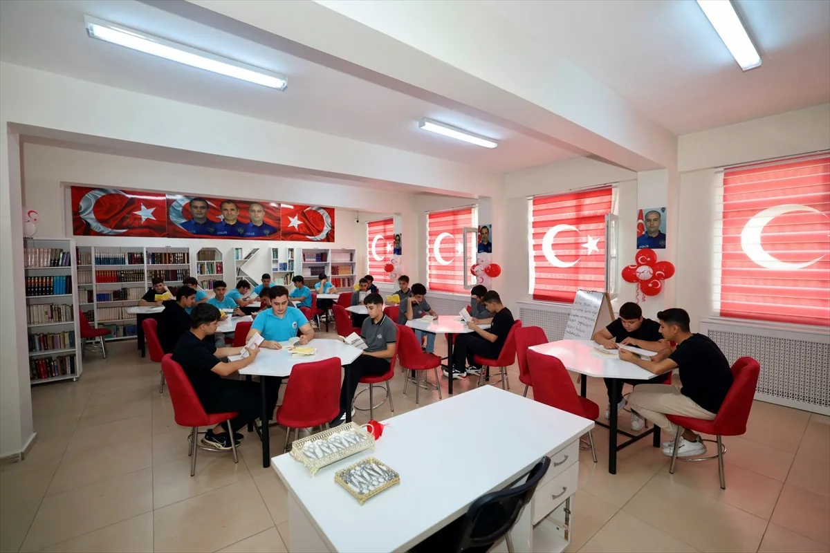 Siirt'te "Şehitler Kütüphanesi" törenle açıldı
