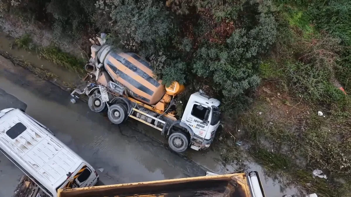 Sarıyer Ayazağa'da sel sonrası Cendere Caddesi'ndeki hasar havadan görüntülendi