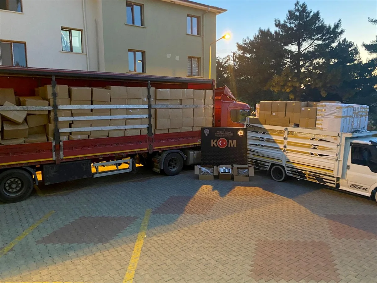 Nevşehir'de araçlarda 12 ton 150 kilo kaçak tütün ve 1 milyon 405 bin makaron bulundu