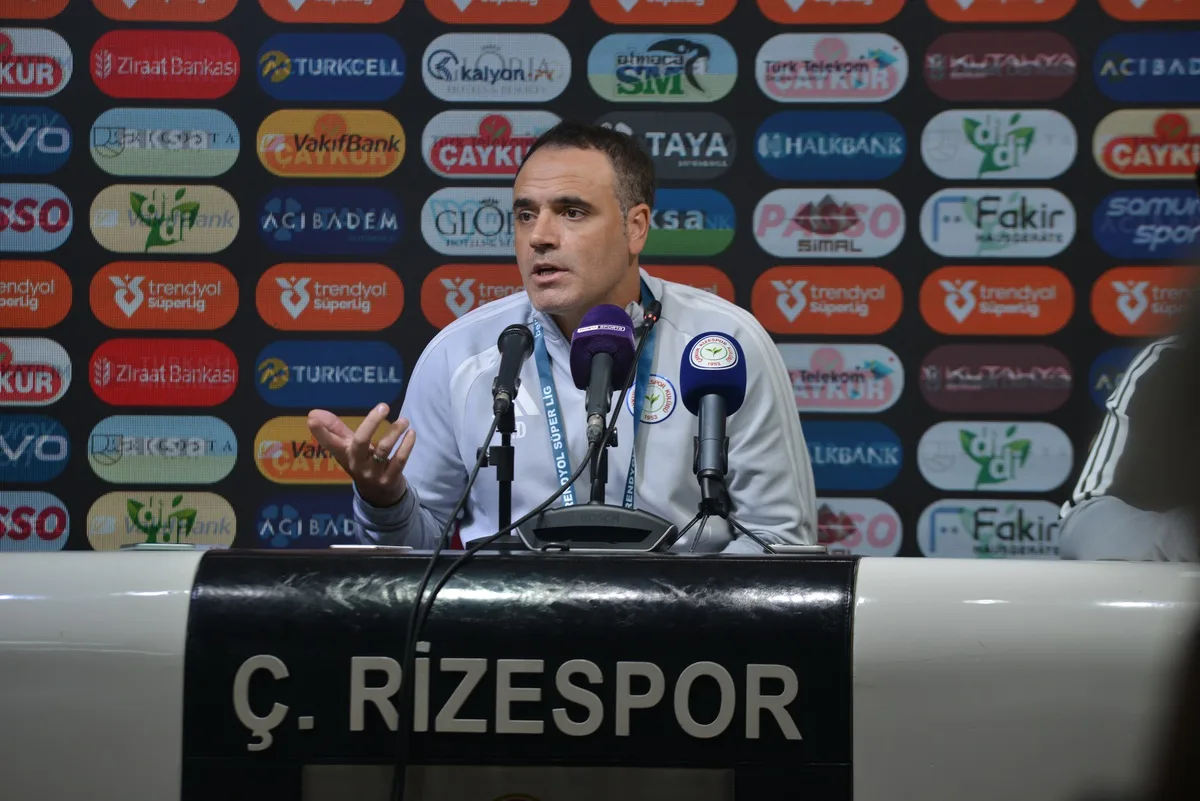 Trabzonspor, Çaykur Rizespor'u 4-3 yenerek Süper Lig'de 9. haftayı galip bitirdi