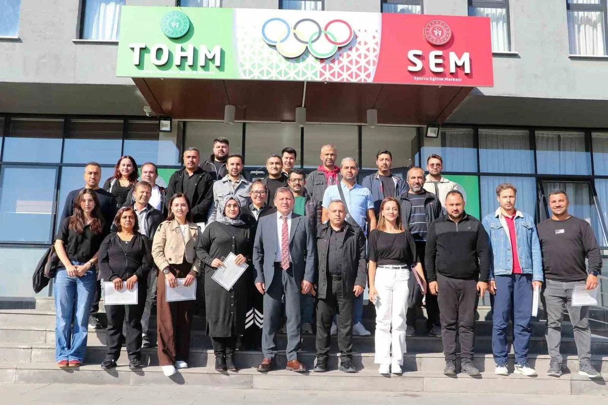 Kayseri Gençlik ve Spor İl Müdürlüğü personeli AFAD ile altı eğitimi tamamladı