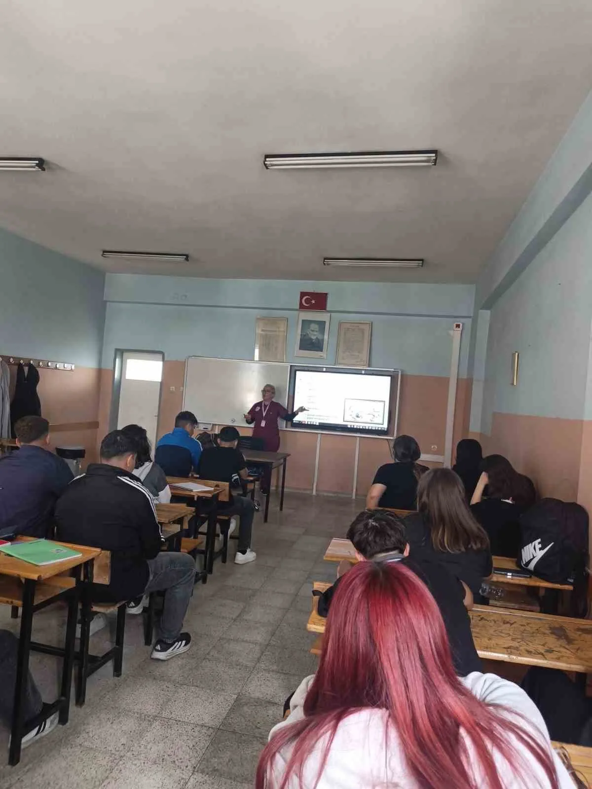 Söke'de Mesleki Eğitim Merkezi öğrencilerine diyabet ve obezite eğitimi verildi