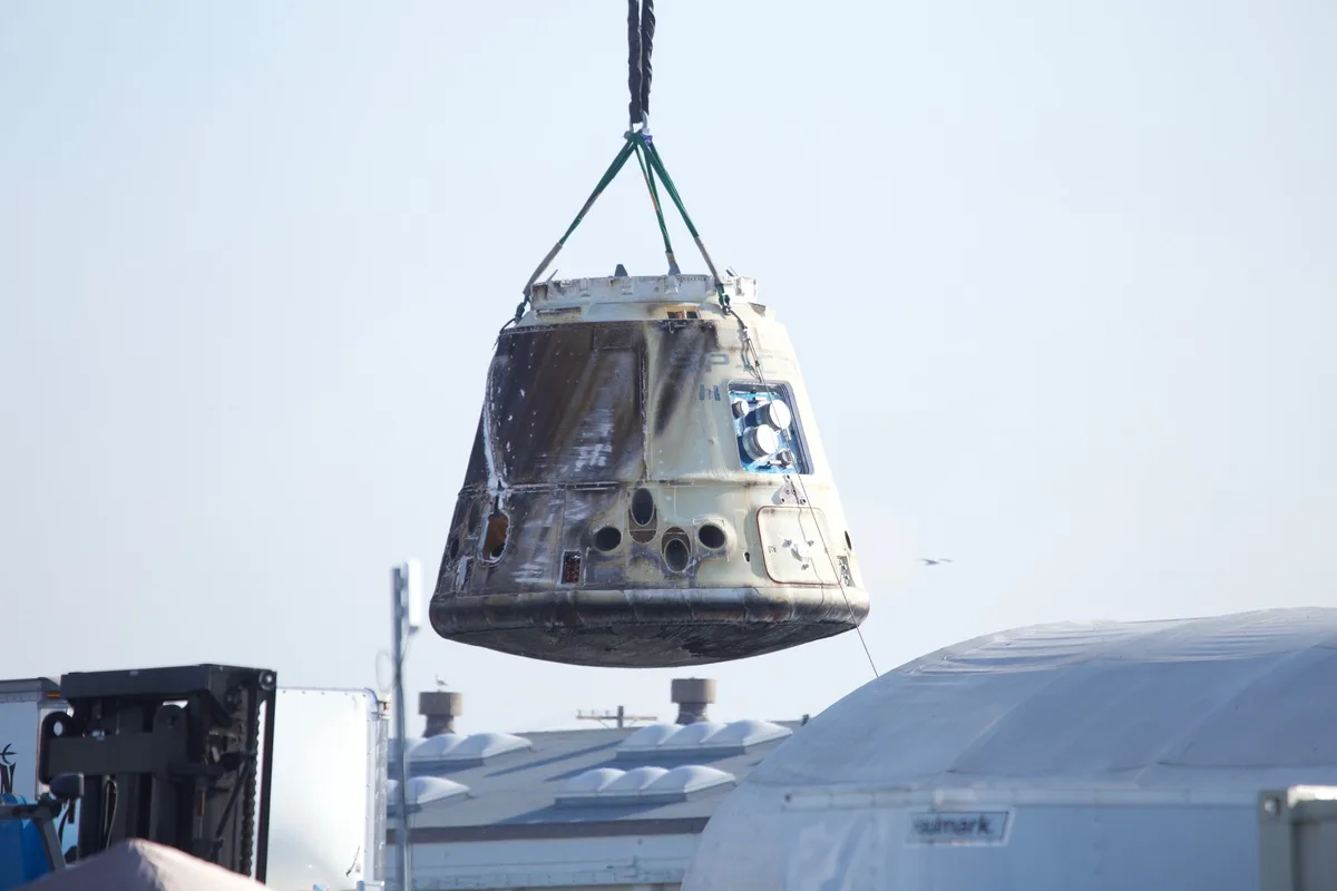 SpaceX Dragon, 2.860 kilogramla Uluslararası Uzay İstasyonu'na kenetlendi
