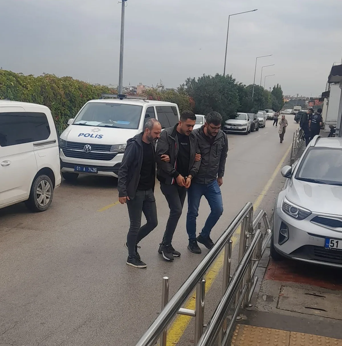 Adana'da Bayğaralar suç örgütü üyesi olduğu iddiasıyla aranan H.Ö. tutuklandı