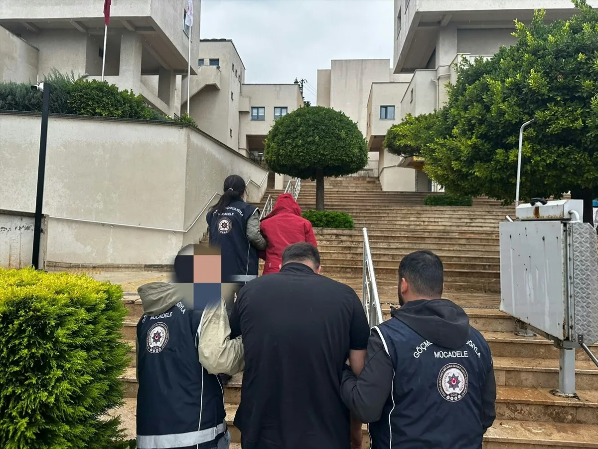 Haklarında 5 yıl 10 ay hapis cezası kesinleşen 2 firari hükümlü Marmaris'te yakalandı