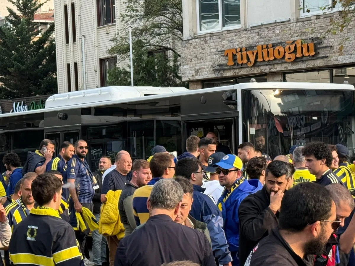 2 bin 400 Fenerbahçeli taraftar, derbi için Rams Park'a yola çıktı
