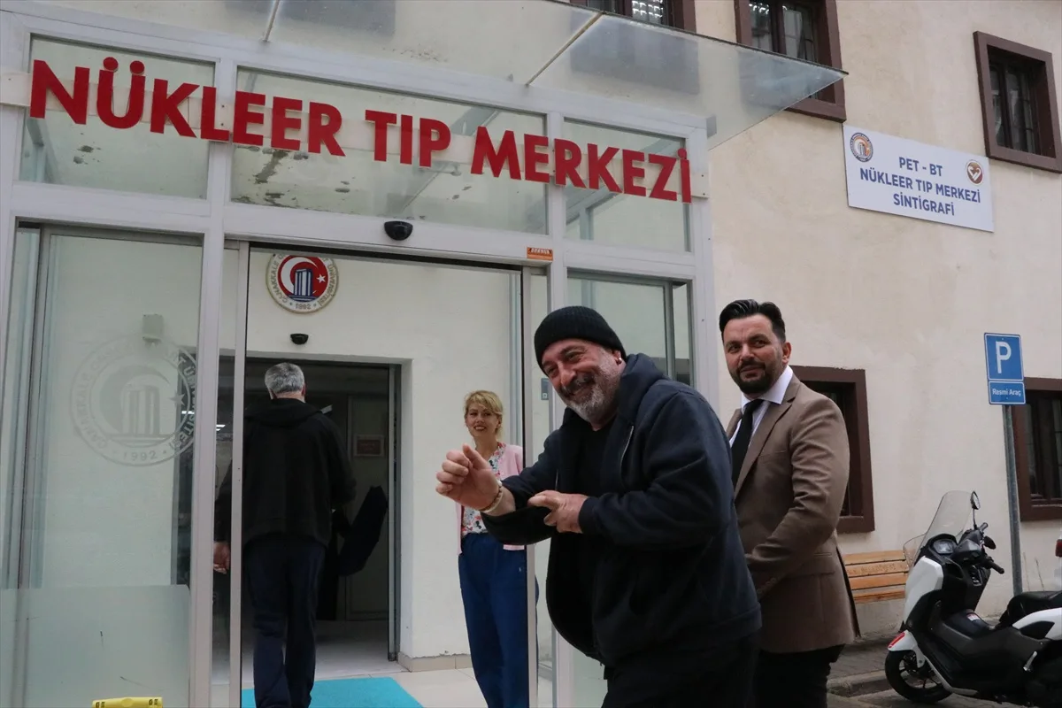 Sanatçı Cem Yılmaz, kalp krizi sonrası 40. gün kontrolünde ÇOMÜ'de sintigrafi çektirdi
