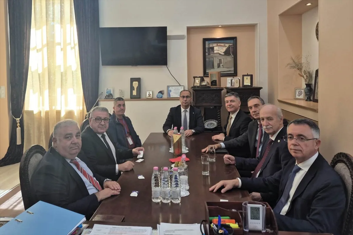 Trakya Üniversitesi Rektörü Hatipler, Burgaz Bölge Valisi Dikov'u ziyaret etti