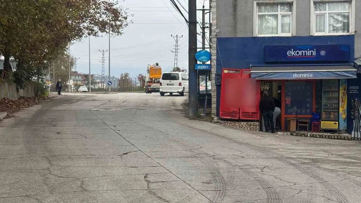 Alaplı'da iddiaya göre tekel bayisine giren şüpheli sanayide hareketsiz bulundu