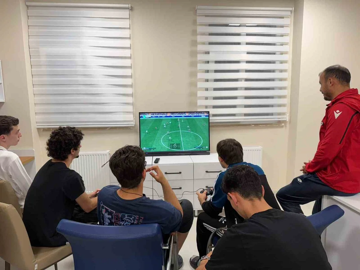 Akçakoca'da Amatör Spor Haftası'nda üniversiteliler konsol oyunlarıyla kaynaştı