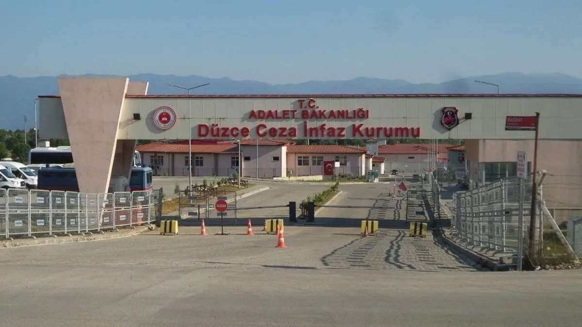 Düzce'de denetimlerde 18 bin 830 kişi sorgulandı, 41 kişi yakalandı, 19 tutuklandı