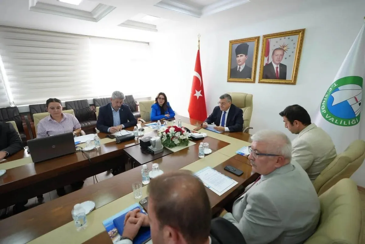 Sinop'ta istihdam ve mesleki eğitim hedefleri Vali Özarslan başkanlığında görüşüldü