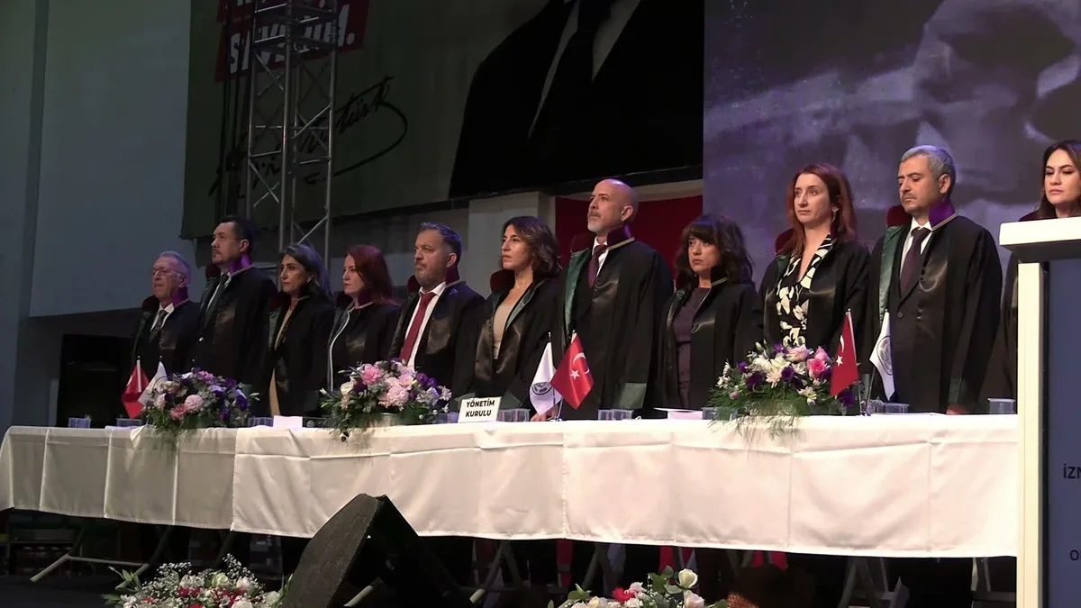İzmir Barosu Genel Kurulu'nda ilk gün mali denetim eleştirisiyle tamamlandı