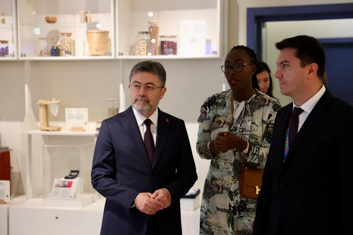 Tarım ve Orman Bakanı İbrahim Yumaklı, Roma'daki FAO Müzesi'ni ziyaret etti