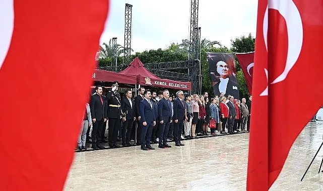 Kemer’de 29 Ekim çelenk töreni