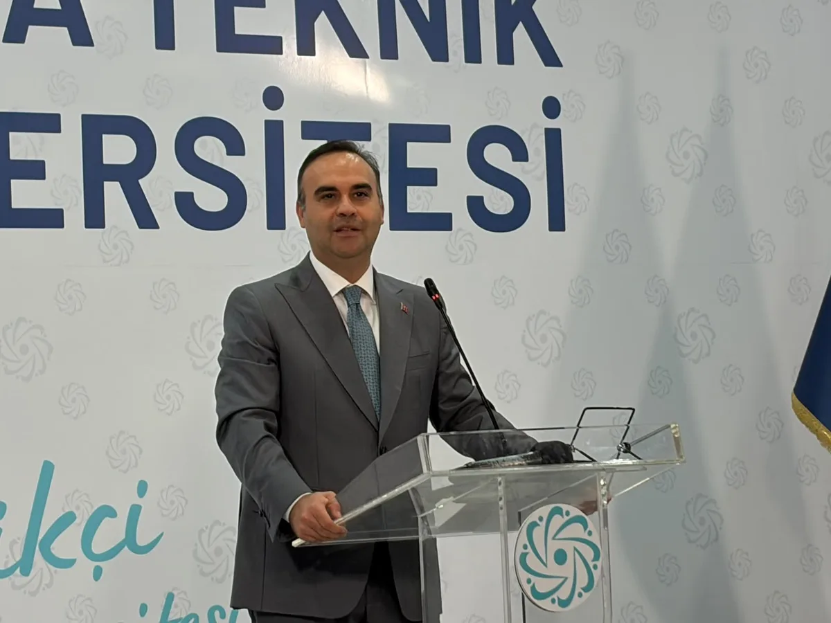 Bakan Kacır 2027'de yabancı uygulamaları silip yerli navigasyona geçileceğini söyledi