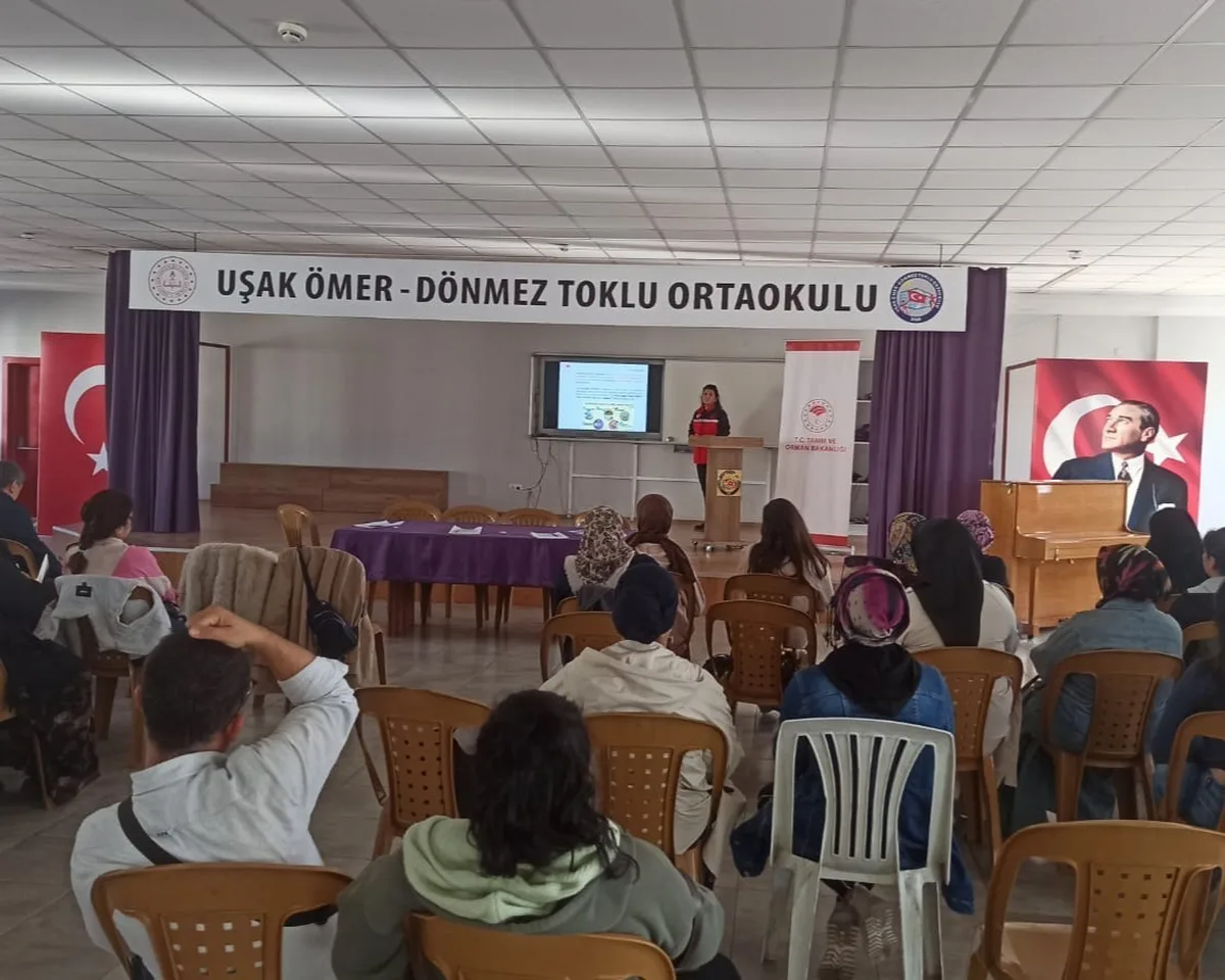Uşak'ta kantin çalışanlarına gıda güvenilirliği ve hijyen eğitimi verildi