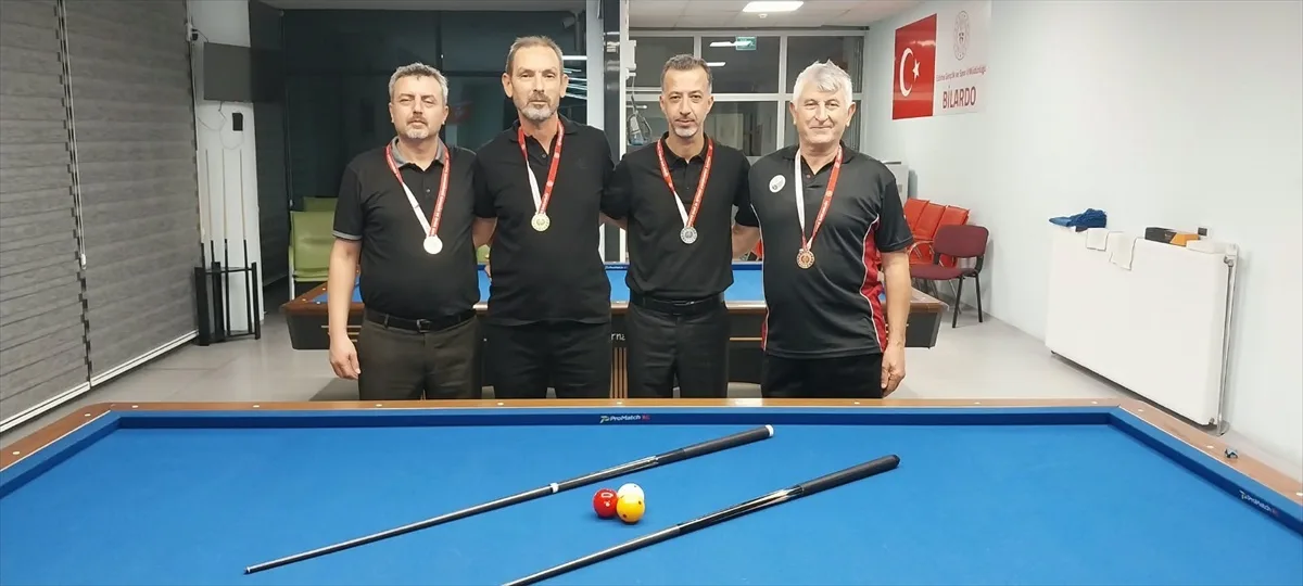 Edirne'de 3 Bant Bilardo Turnuvası'nda Ünal İrci birinci oldu, 33 sporcu katıldı