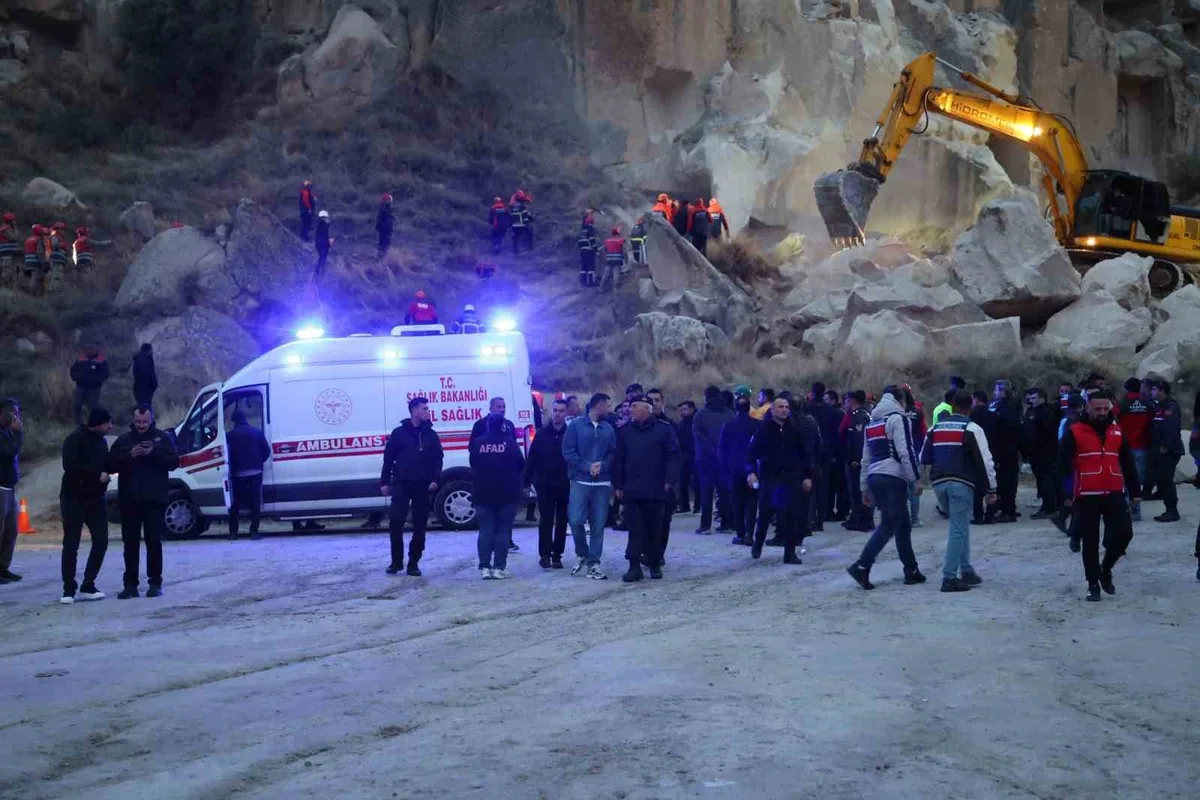 Nevşehir Göreme'de çöken peribacasında kayalar altında kalan 1 kişi hayatını kaybetti