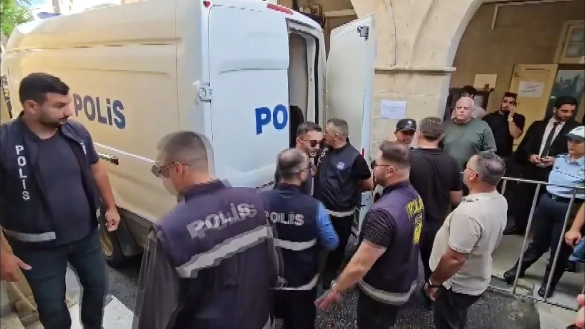 Girne'deki gemi kazası soruşturmasında 9 şüphelinin tutukluluğu 7 gün uzatıldı
