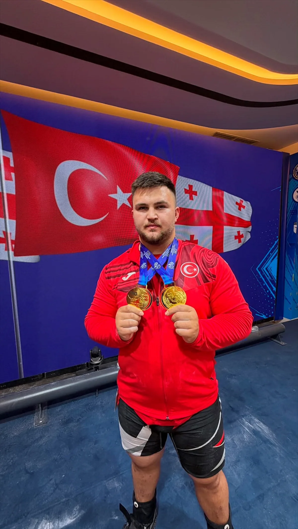 Selahattin Altın, gençler +110 kiloda 2 altın madalyayla Avrupa şampiyonu oldu