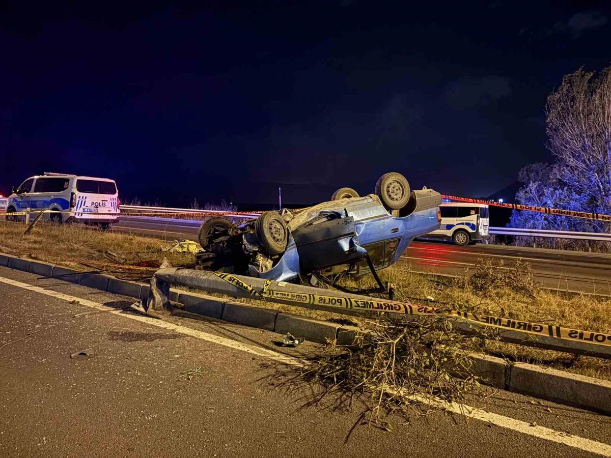 Kayseri Melikgazi'de otomobil takla attı, 2 kişi ağır yaralandı