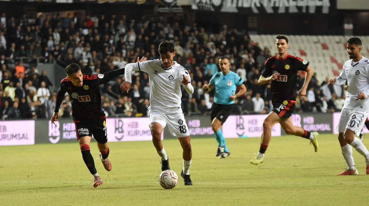 Altay, Eskişehirspor'a 4-1 yenilirken taraftar gençleri alkışladı