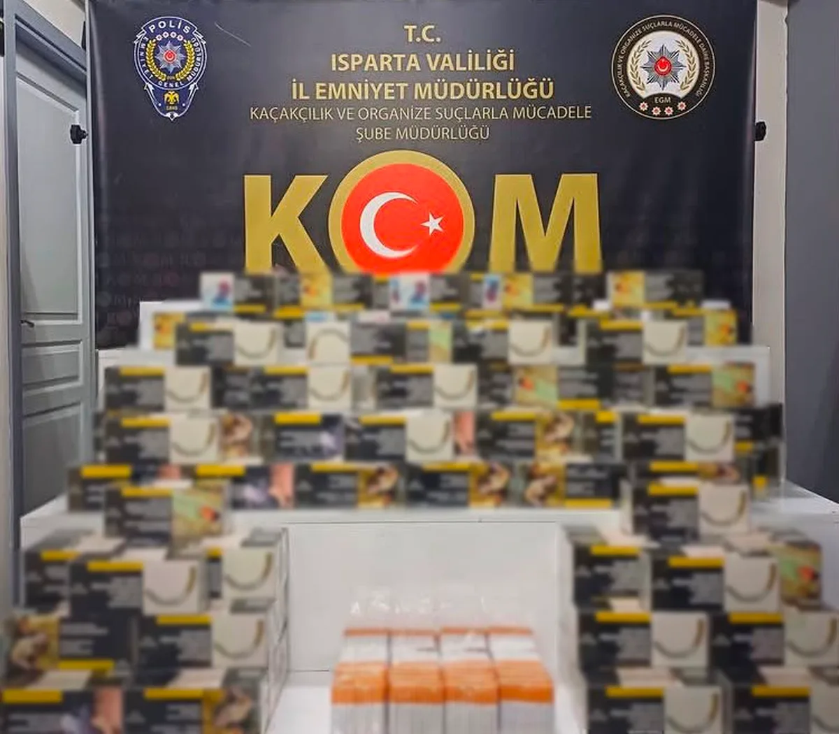 Isparta'da operasyonda 24 bin bandrolsüz makaron, bin 180 kaçak sigara ele geçirildi