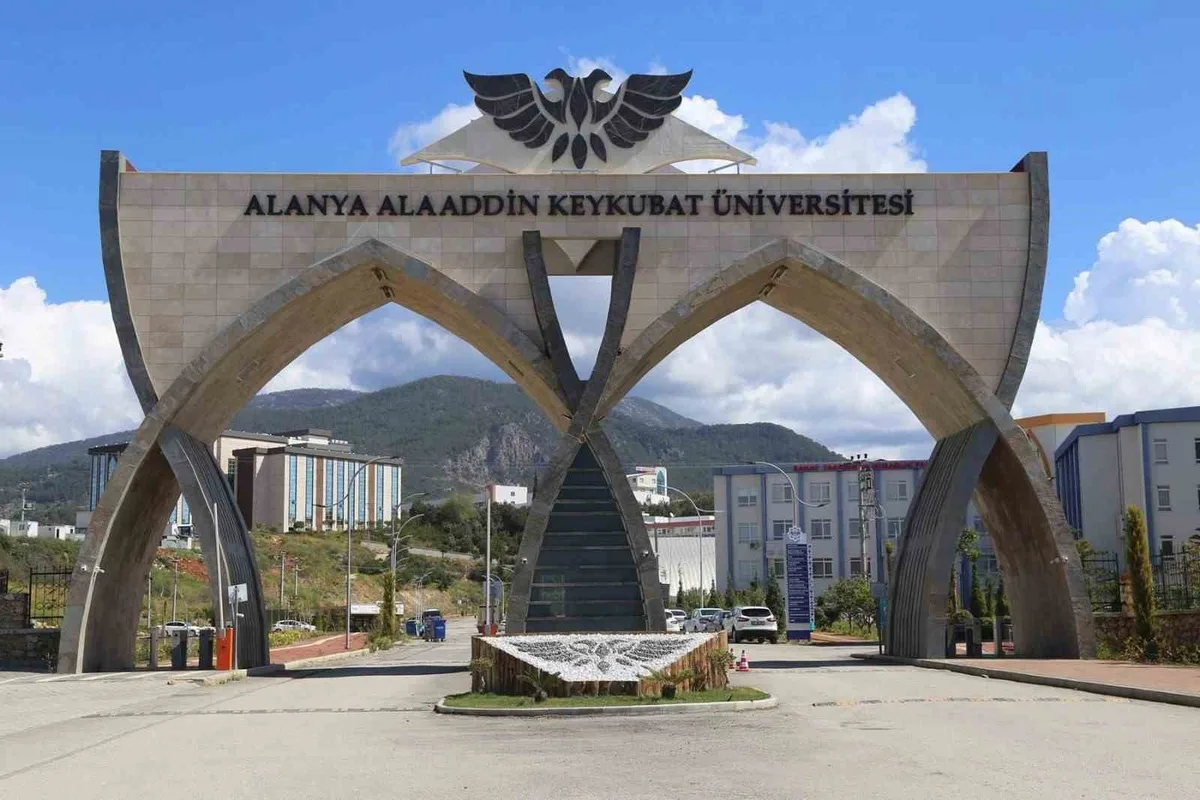 ALKÜ, YÖK onayıyla 7 yeni lisansüstü programı ekleyip sayıyı 85'e çıkardı