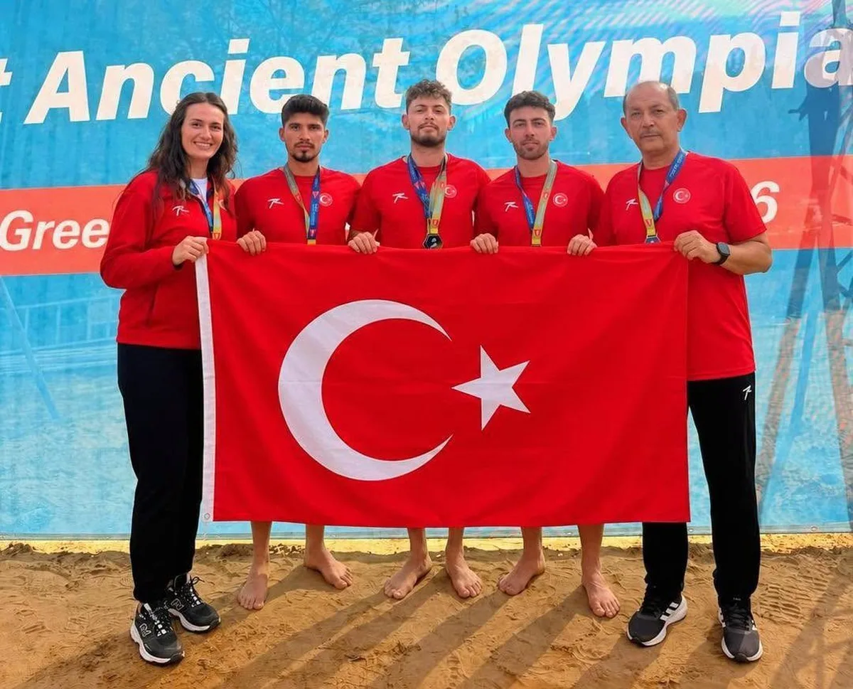 Air Badminton'da Türkiye Milli Takımı Avrupa ikincisi olarak gümüş madalya kazandı