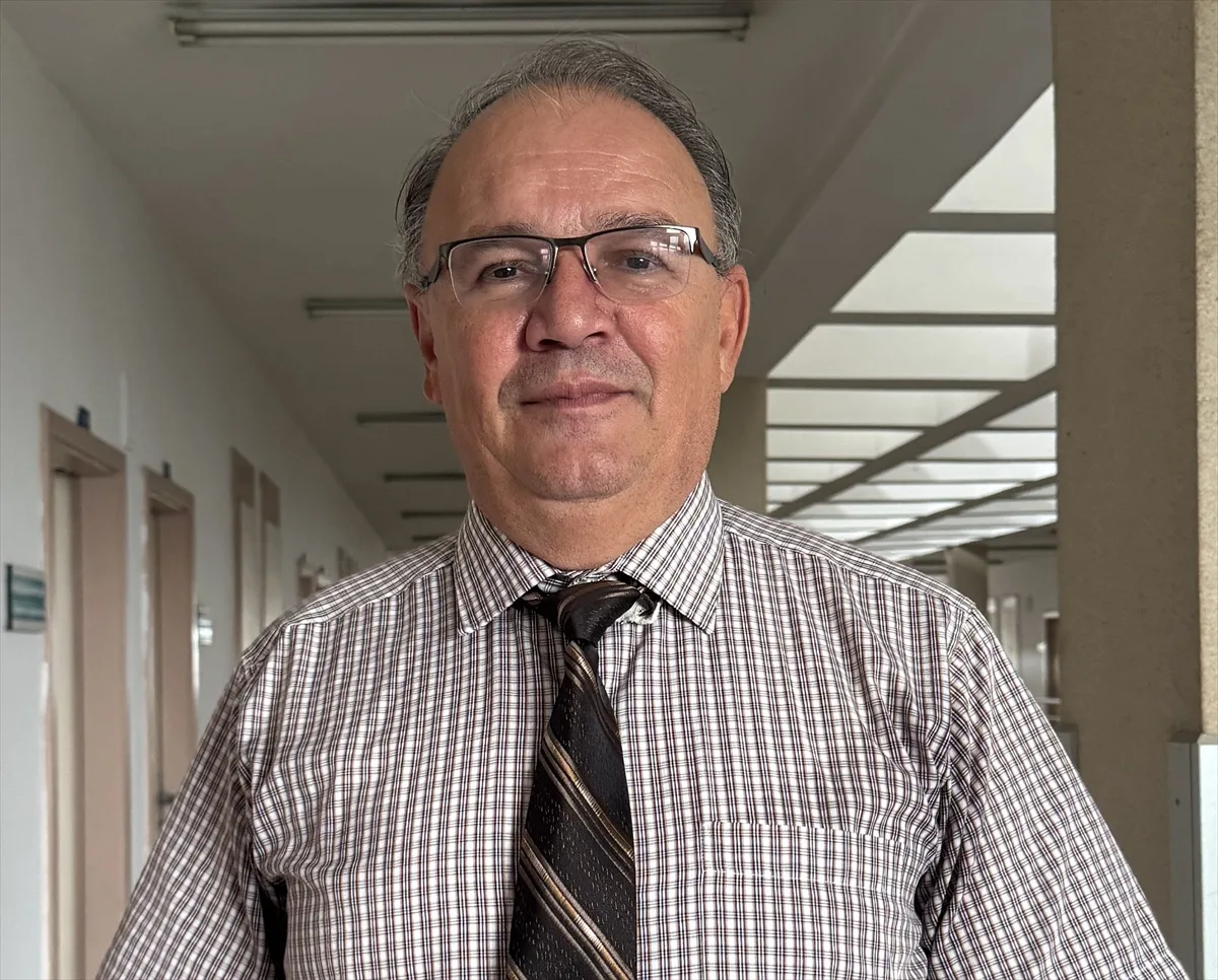 Prof. Dr. Bozkurt sigaranın kalp krizlerinin yüzde 50'sinden sorumlu olduğunu söyledi