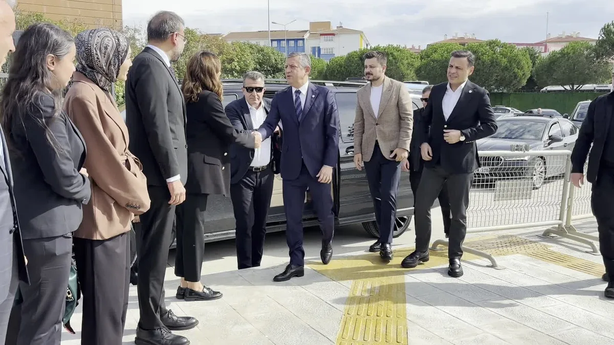 Özgür Özel: İmamoğlu'nun savunması iddianameyi perişan etti, Halk TV kapatıldı