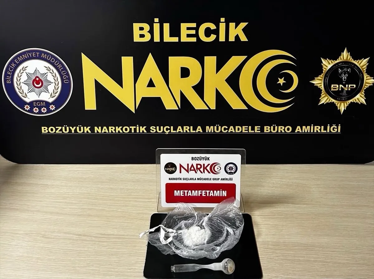 Bozüyük'te bir evde uyuşturucu bulundu, 2 şüpheli gözaltına alındı