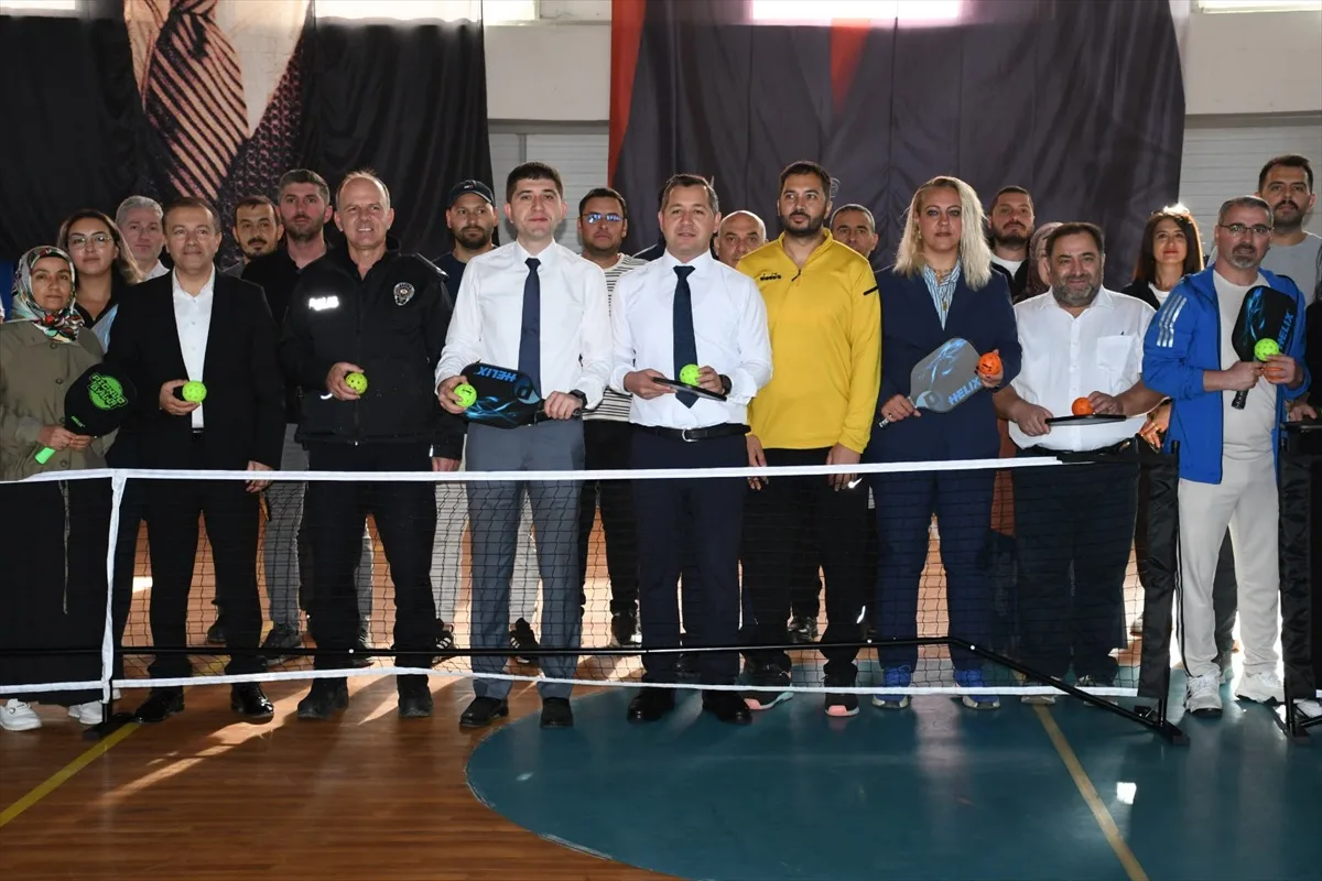 Alaçam'da öğretmenler için pickleball tanıtım ve eğitim programı düzenlendi