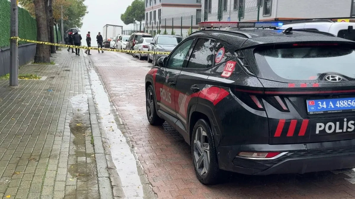 Avcılar'da park kavgasını ayıran bekçi, kendisini darbeden M.S.'yi ayağından vurdu