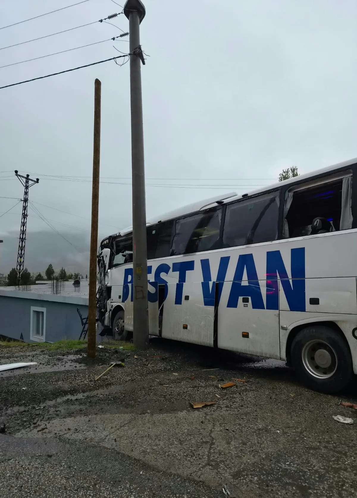 Şırnak Uludere'de TIR'la çarpışan otobüsün şoförü Sabri Yumak öldü, 14 kişi yaralandı