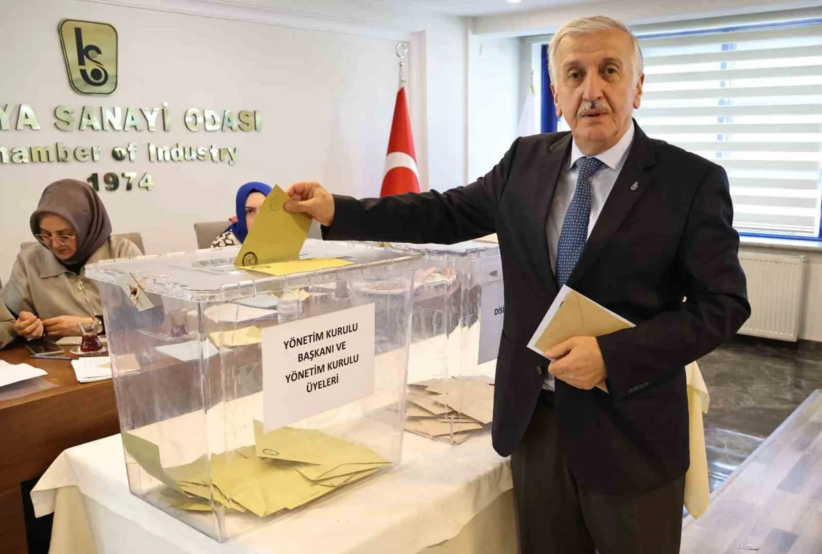 KSO'da Mustafa Büyükeğen yeniden yönetim kurulu başkanlığına seçildi