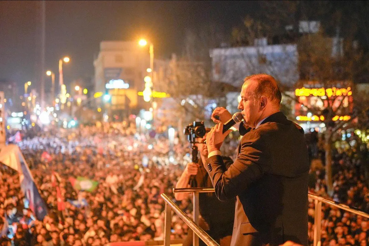 AK Parti'ye geçeceği iddia edilmişti! Sancaktepe Belediye Başkanı Alper Yeğin'den açıklama