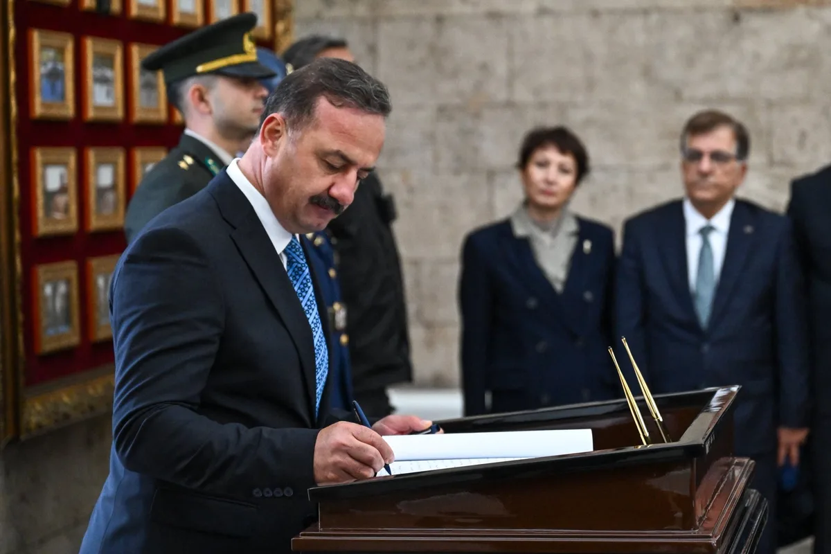 Anahtar Parti Genel Başkanı Ağıralioğlu, 2. kuruluş yıl dönümünde Anıtkabir'deydi